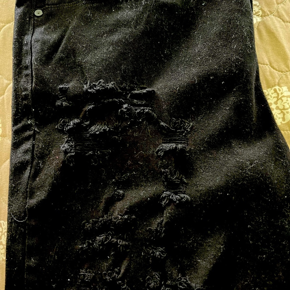 Black distressed jeans